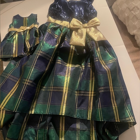 Bonnie Jean Girls (12) Navy Plaid Hi-Low Party Dress with Matching Doll Dress - Picture 2 of 15
